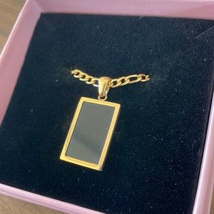 Rare: Danielle Jonas Billie black necklace